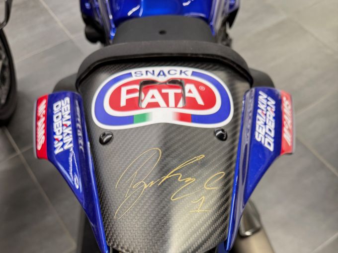 YAMAHA YZF R1 GYTR 4