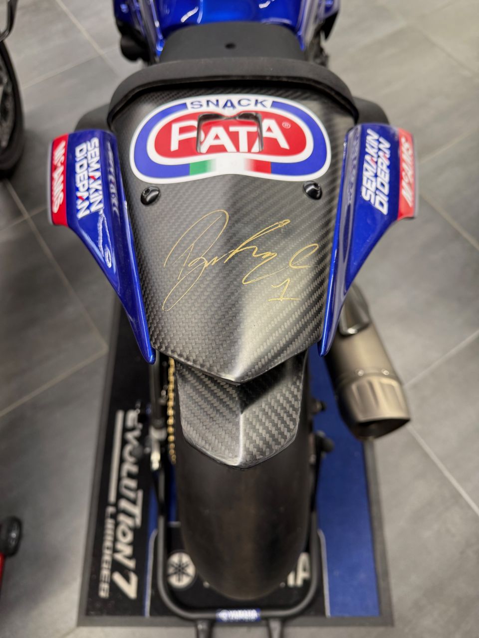 YAMAHA YZF R1 GYTR 4