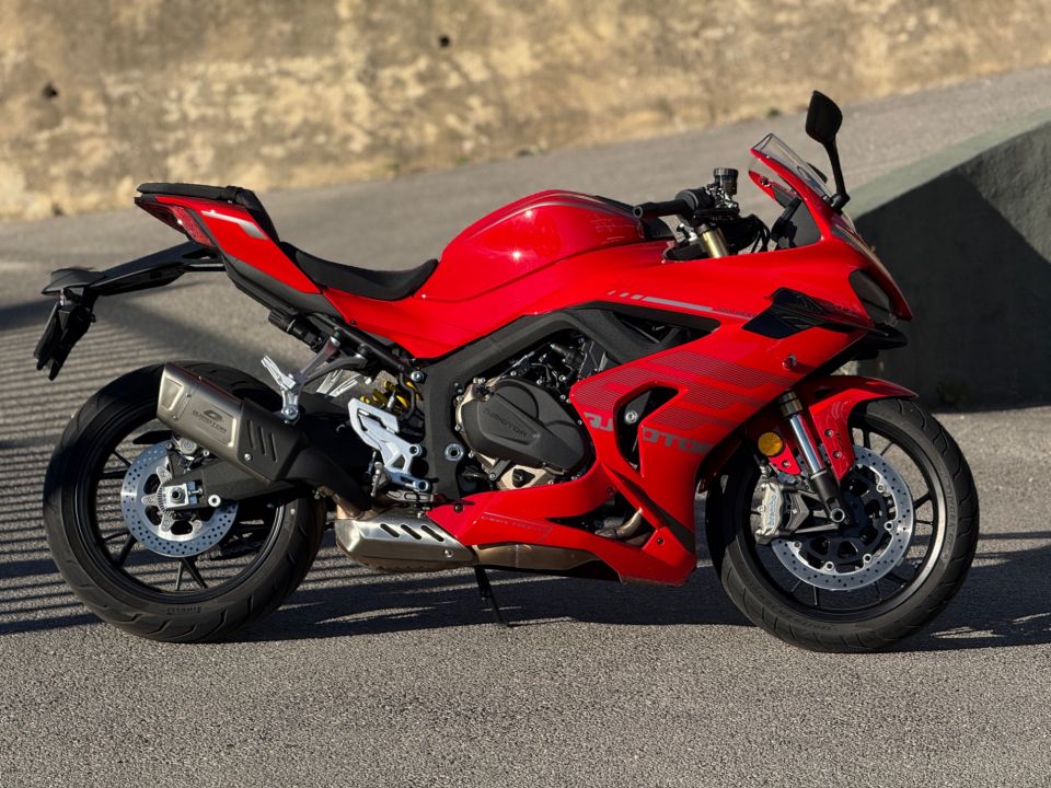 QJ MOTOR SRK 800 RR 4