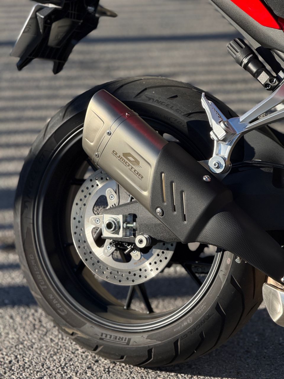 QJ MOTOR SRK 800 RR 4