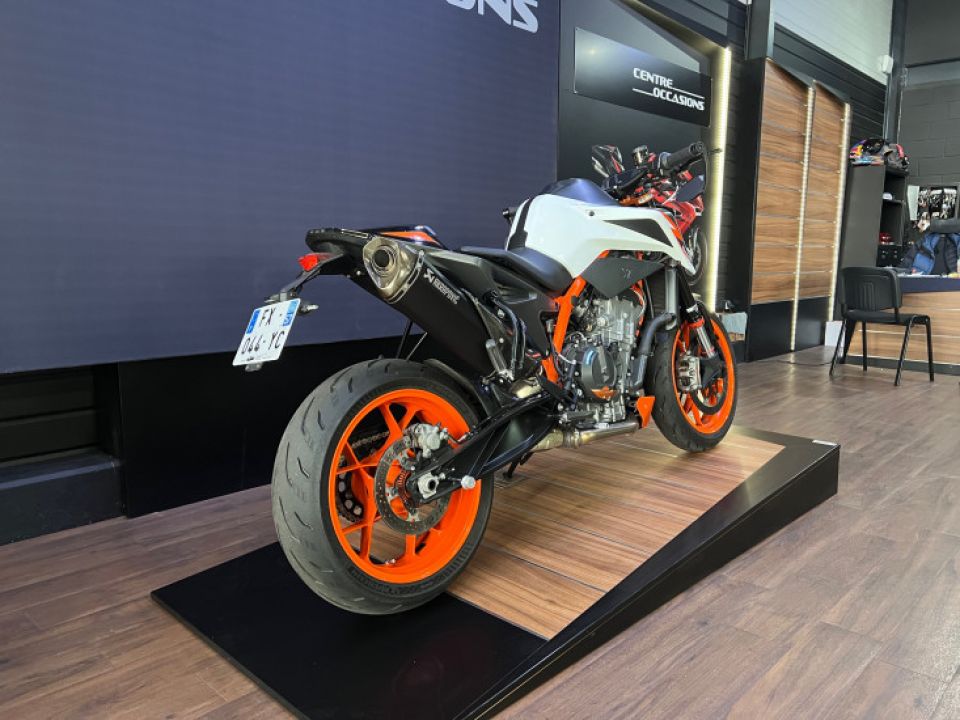 KTM 890 DUKE R 4