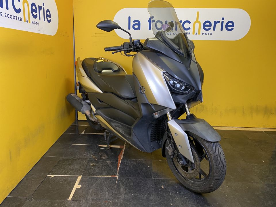 YAMAHA X-MAX 125 4
