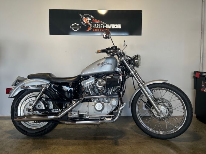 HARLEY-DAVIDSON SPORTSTER CUSTOM 883 4