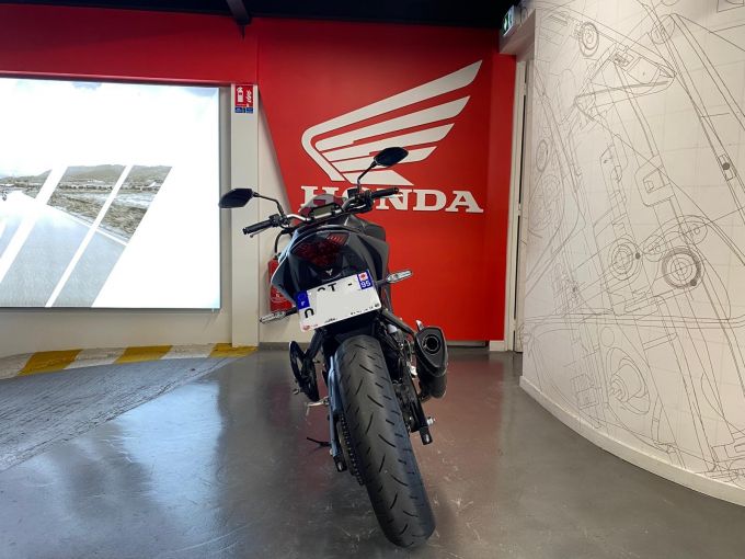 YAMAHA MT-03 4