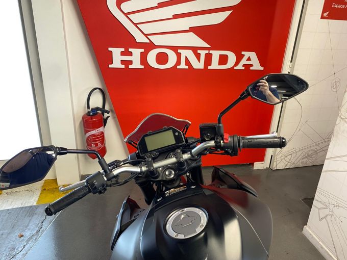 YAMAHA MT-03 4