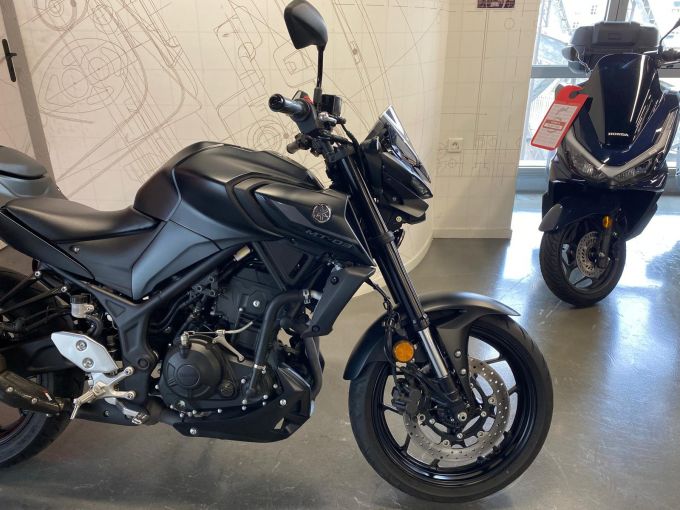YAMAHA MT-03 4
