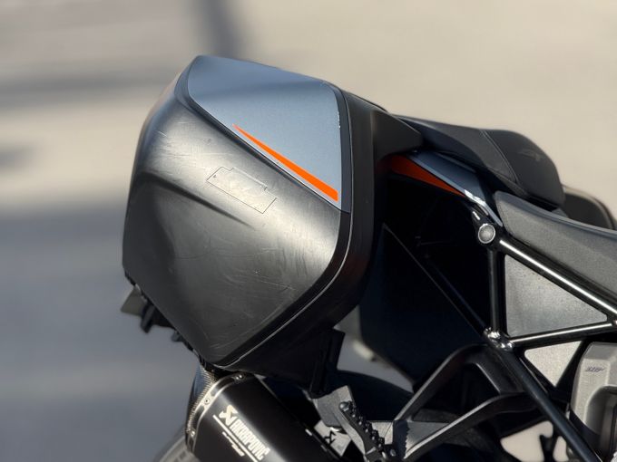 KTM 1290 SUPER DUKE GT 4