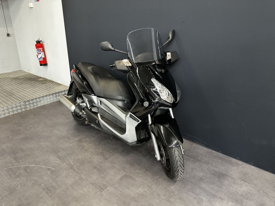 YAMAHA X-MAX 250 4