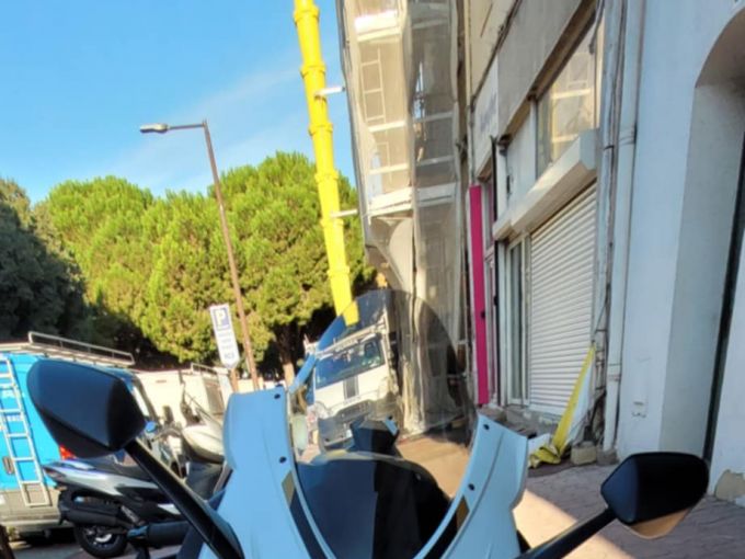 APRILIA RSV4 1100 FACTORY 4