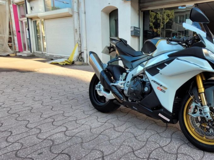 APRILIA RSV4 1100 FACTORY 4