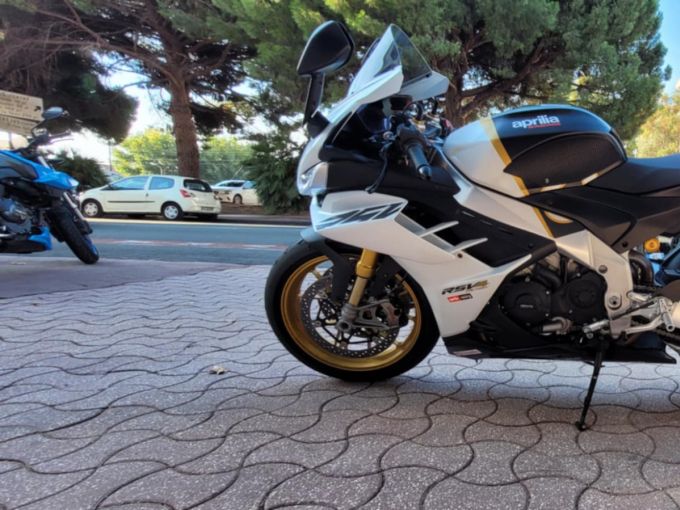 APRILIA RSV4 1100 FACTORY 4