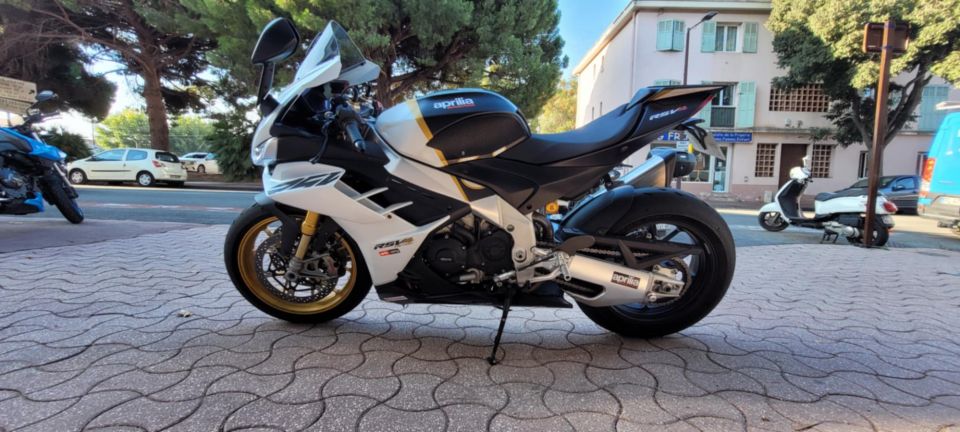 APRILIA RSV4 1100 FACTORY 4
