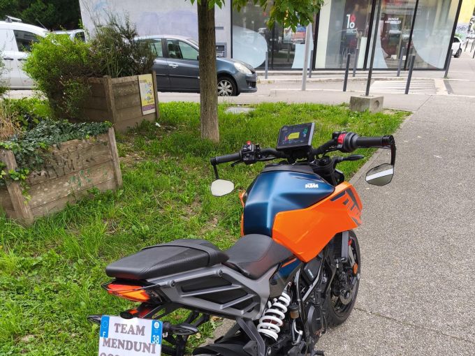 KTM 125 DUKE ABS 4