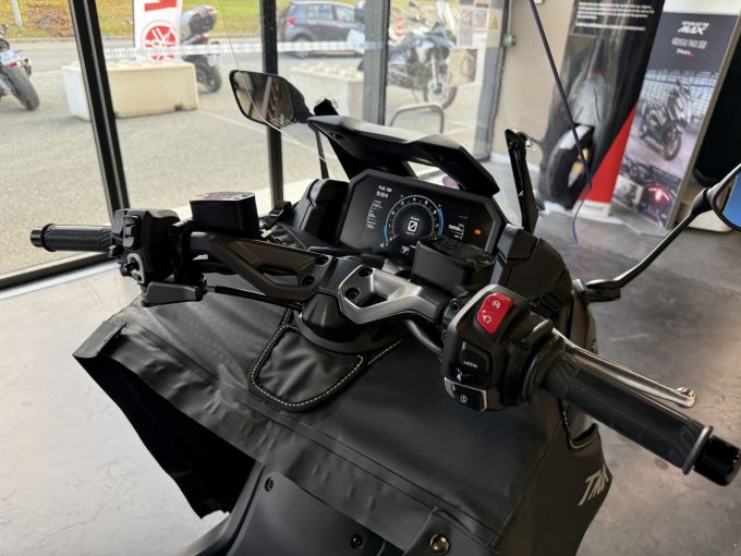 YAMAHA XP T-MAX 560 TECH MAX 4