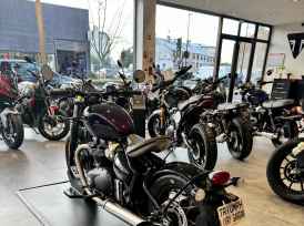 TRIUMPH Bonneville Bobber 1200 - 2025