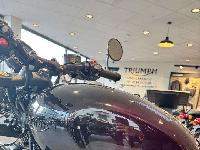 TRIUMPH Bonneville Bobber 1200 4