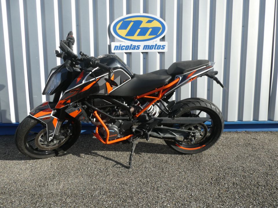 KTM 125 DUKE ABS 4