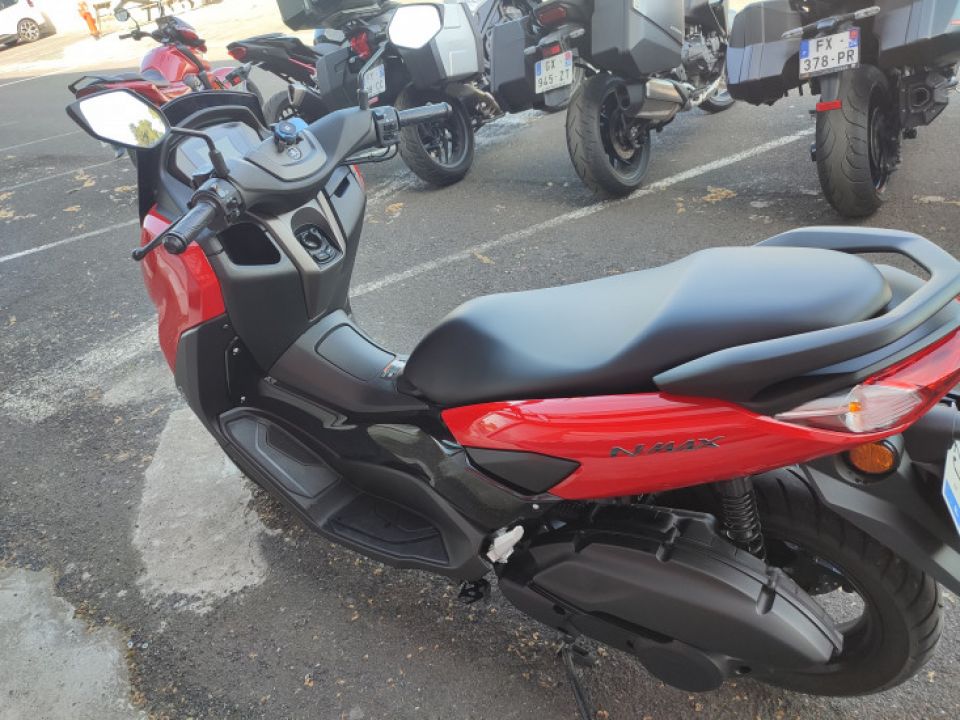YAMAHA NMAX 125 4