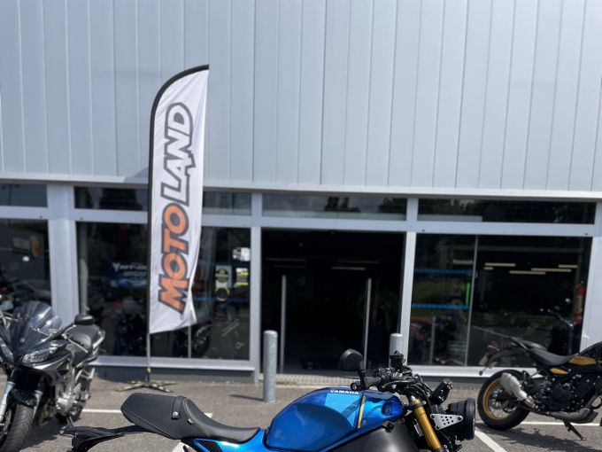 YAMAHA XSR 900 ABS 4