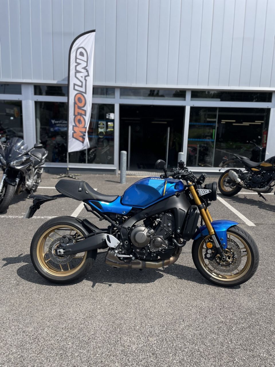 YAMAHA XSR 900 ABS 4