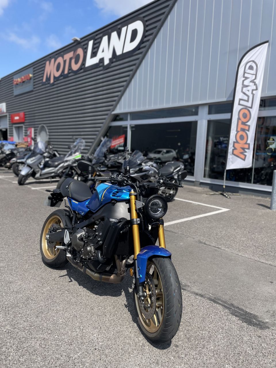 YAMAHA XSR 900 ABS 4