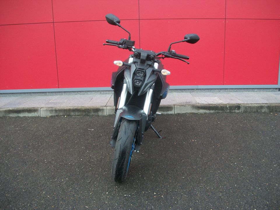 SUZUKI GSX-8S A2 4