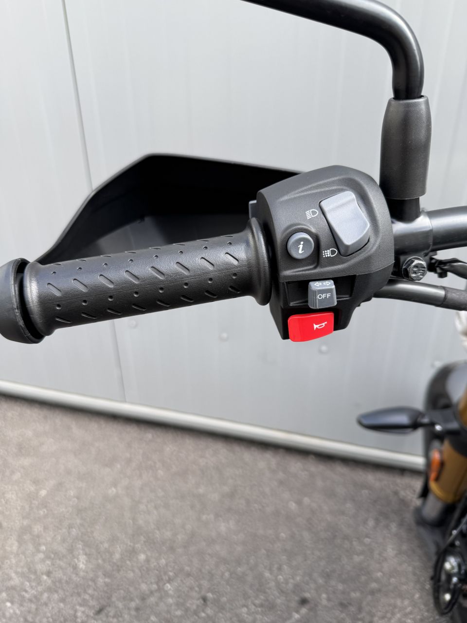 TRIUMPH Scrambler 400 X 4