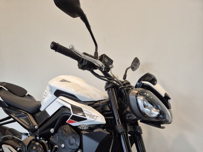 TRIUMPH STREET TRIPLE 765 R 4