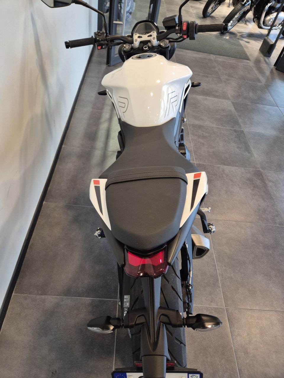 TRIUMPH STREET TRIPLE 765 R 4