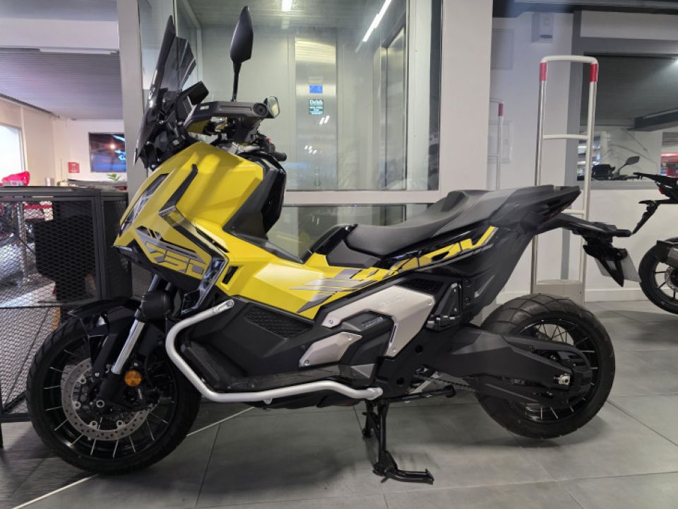 HONDA X-ADV 750 4