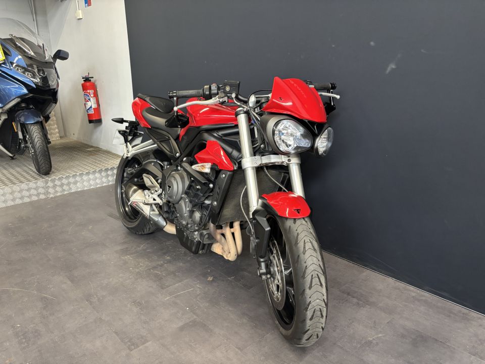 TRIUMPH STREET TRIPLE 660 S 4