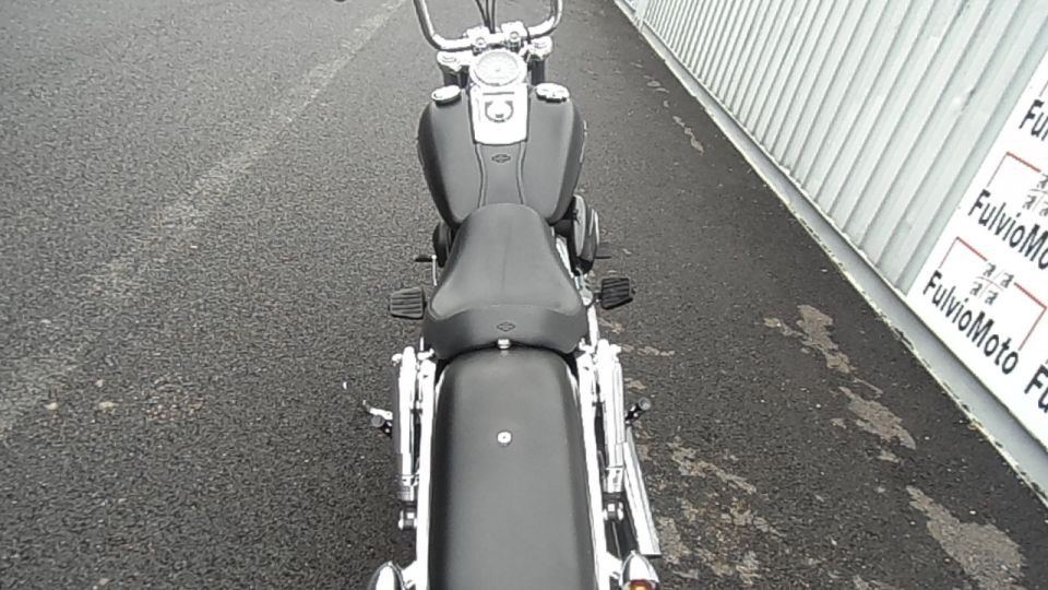 HARLEY-DAVIDSON DYNA FAT BOB 1690 4