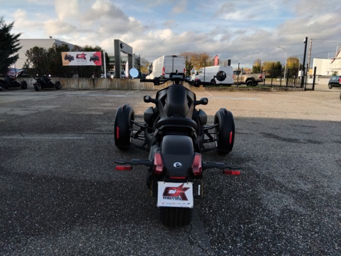 CAN-AM RYKER 900 4