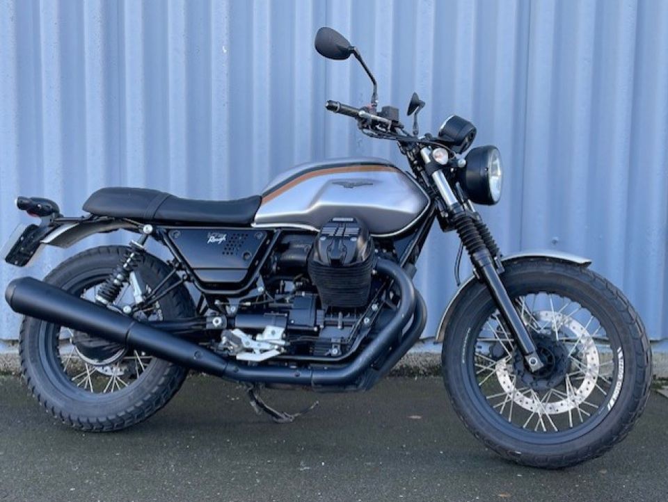 MOTO GUZZI V7 4