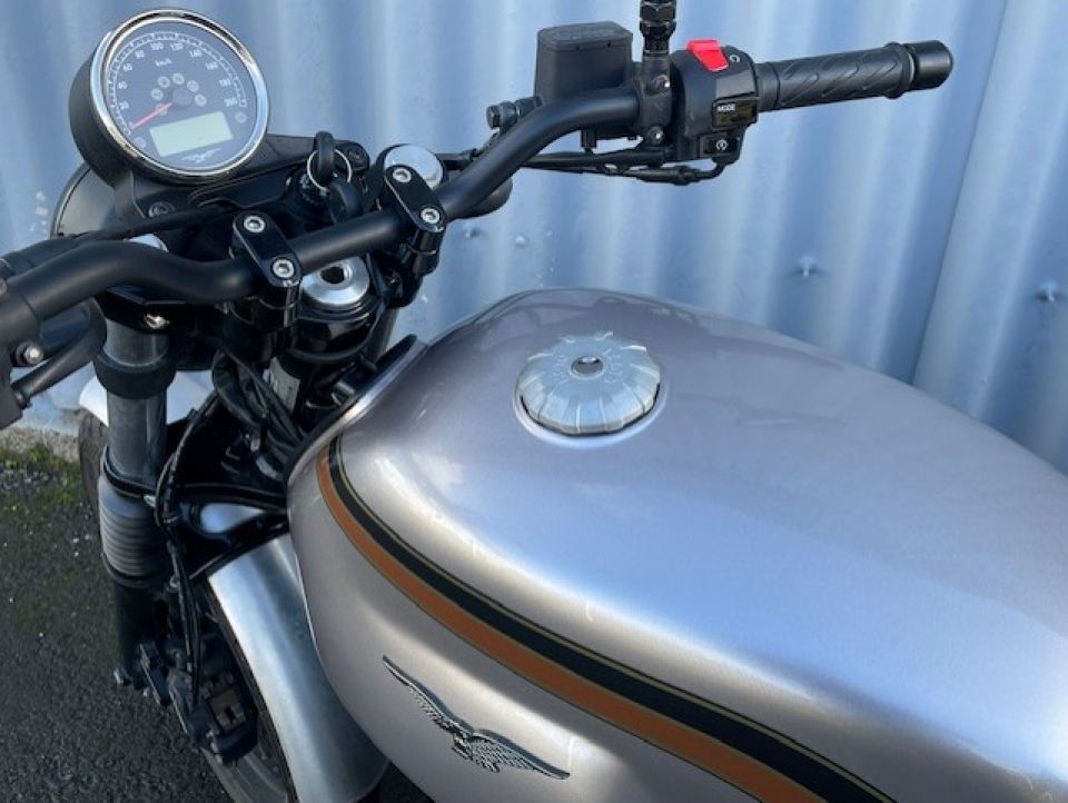 MOTO GUZZI V7 4