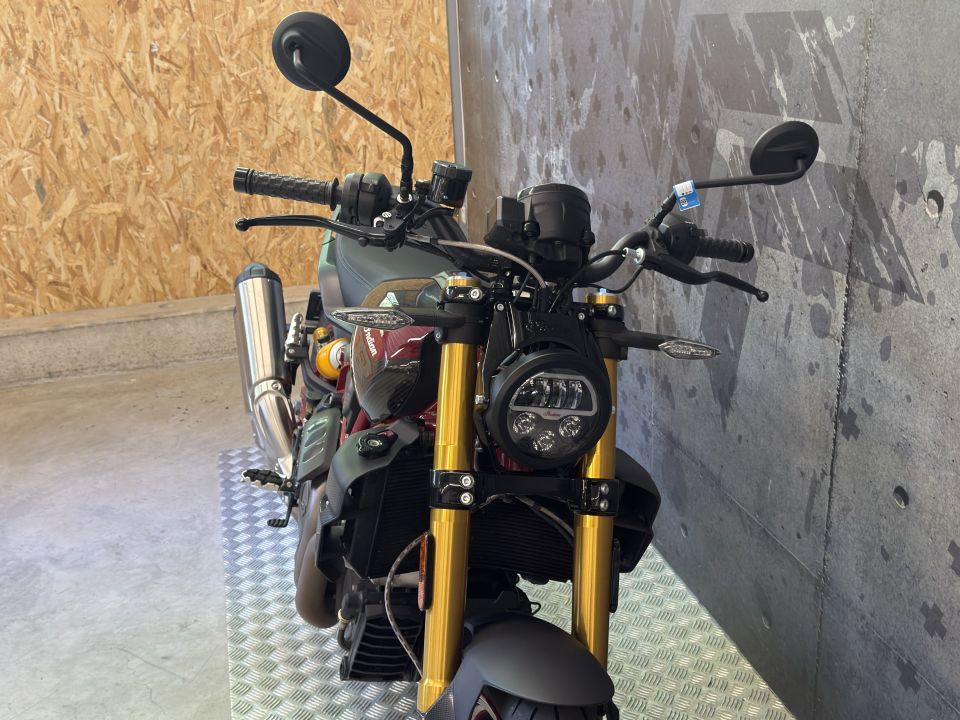 INDIAN FTR 1200 R CARBON 4