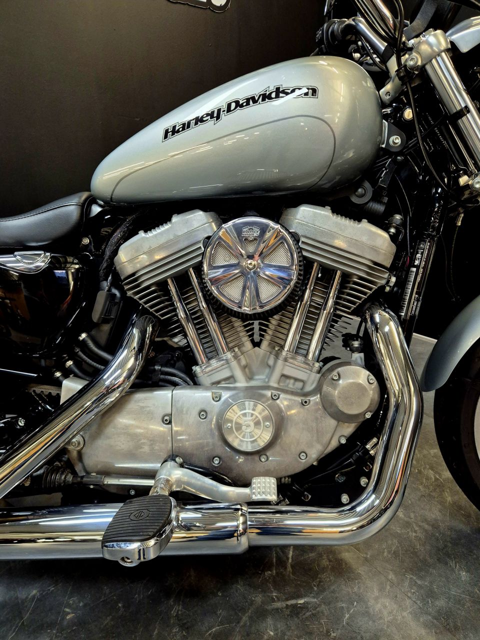 HARLEY-DAVIDSON SPORTSTER SUPERLOW 883  4