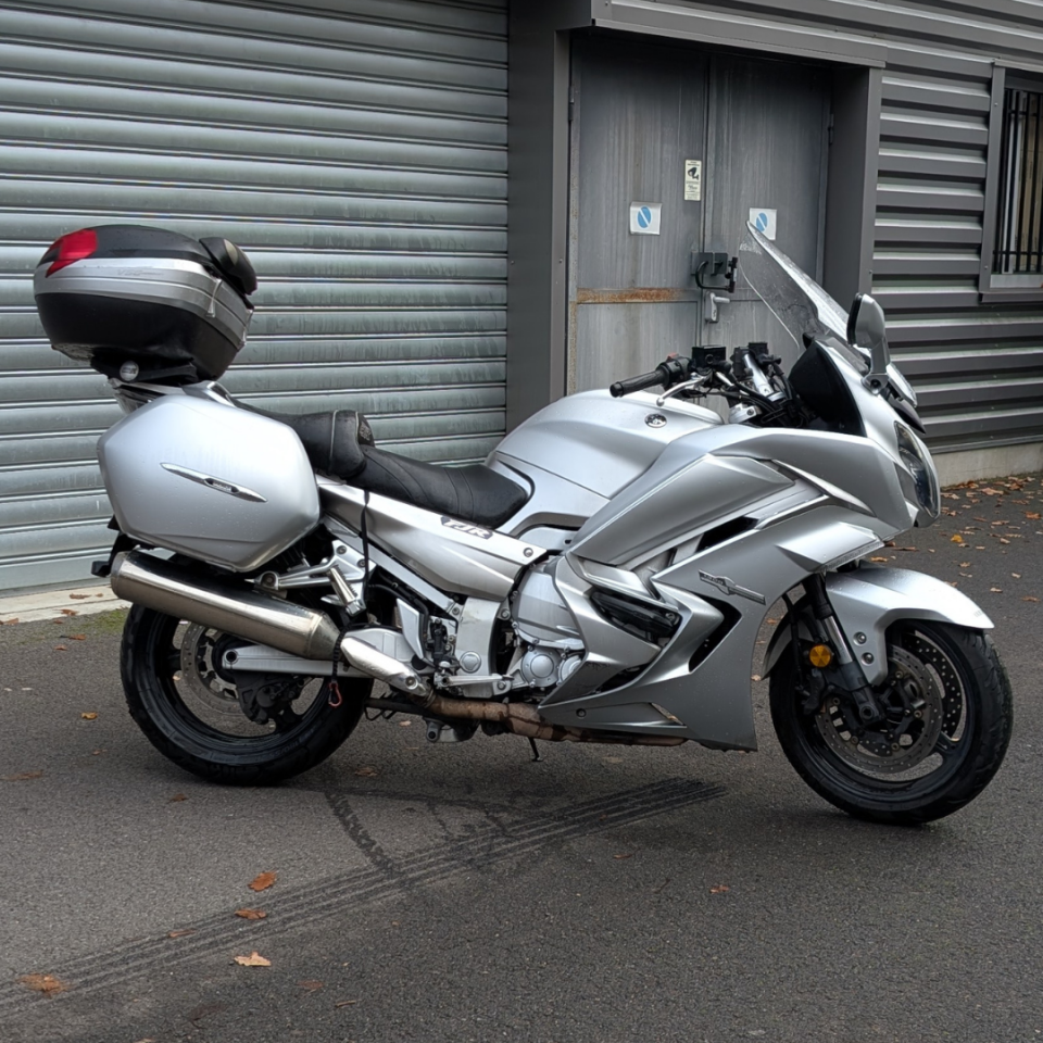 YAMAHA FJR 1300 AE 4