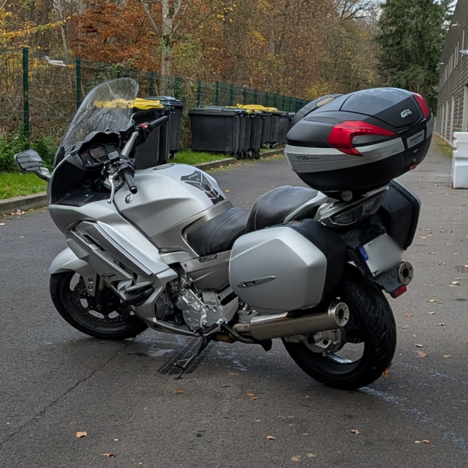 YAMAHA FJR 1300 AE 4