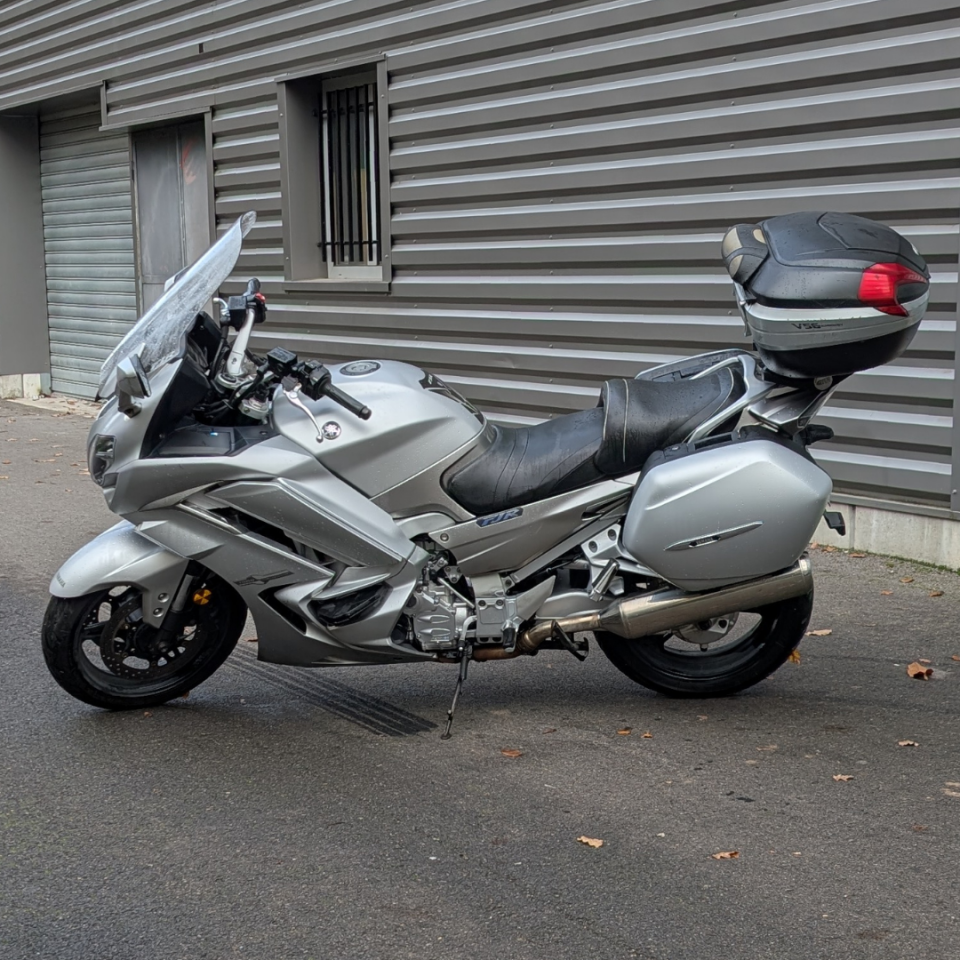 YAMAHA FJR 1300 AE 4