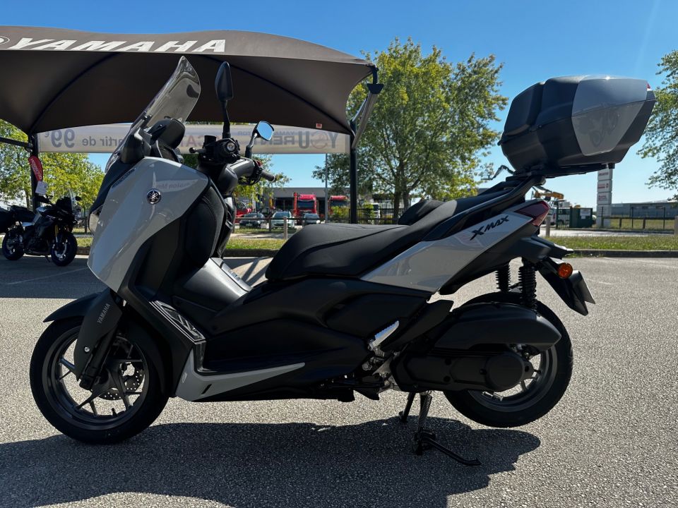 YAMAHA XMAX 125 TECH MAX 4