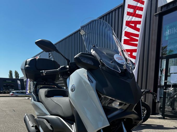 YAMAHA XMAX 125 TECH MAX 4