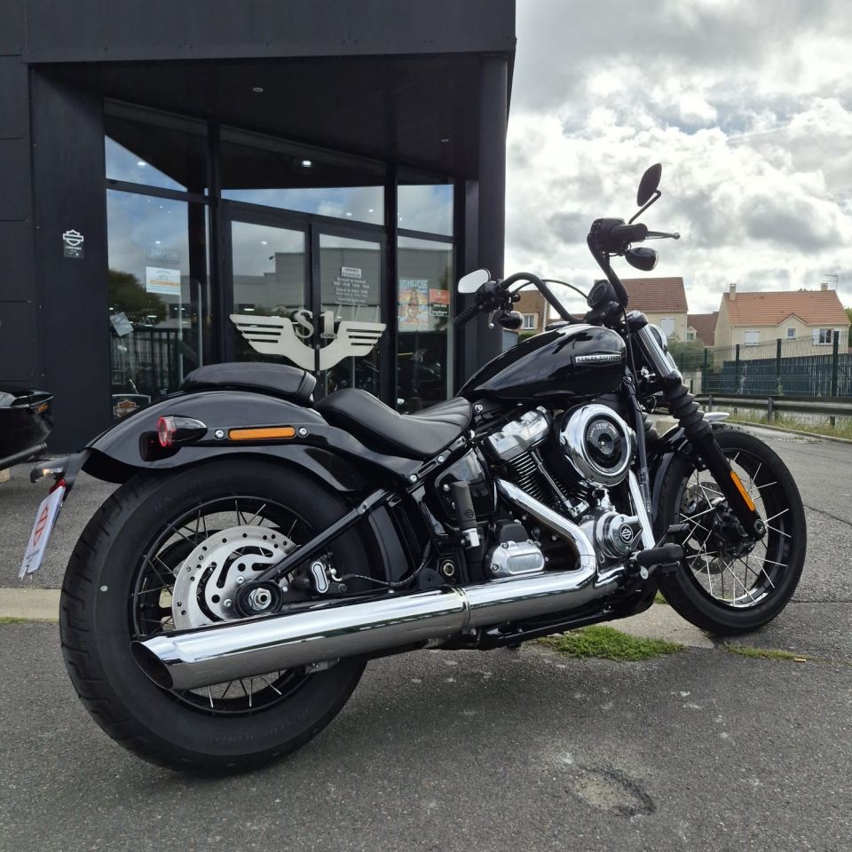 HARLEY-DAVIDSON Street bob 1923 4