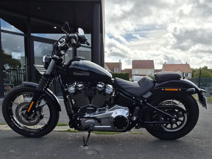 HARLEY-DAVIDSON Street bob 1923 4