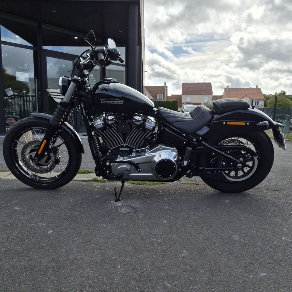 HARLEY-DAVIDSON Street bob 1923 4