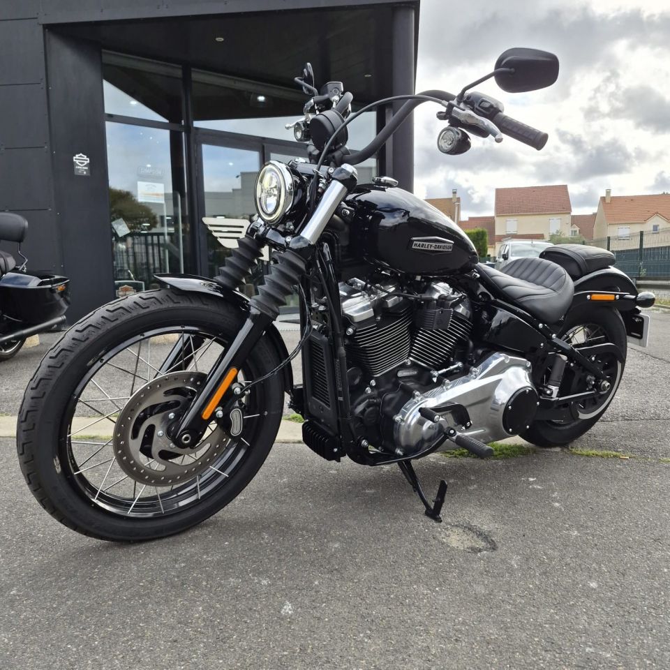 HARLEY-DAVIDSON Street bob 1923 4