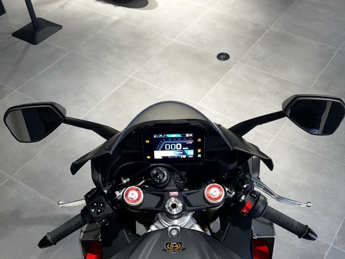 APRILIA RSV4 1100 4