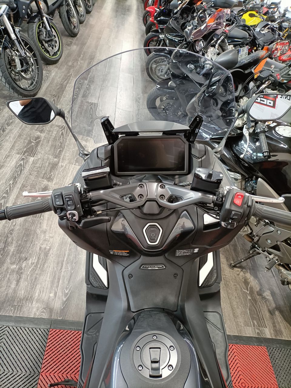 YAMAHA XP T-MAX 560 TECH MAX 4