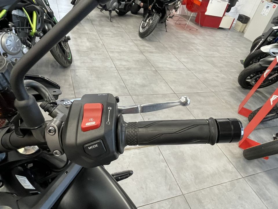 YAMAHA MT-09  Y-AMT 4