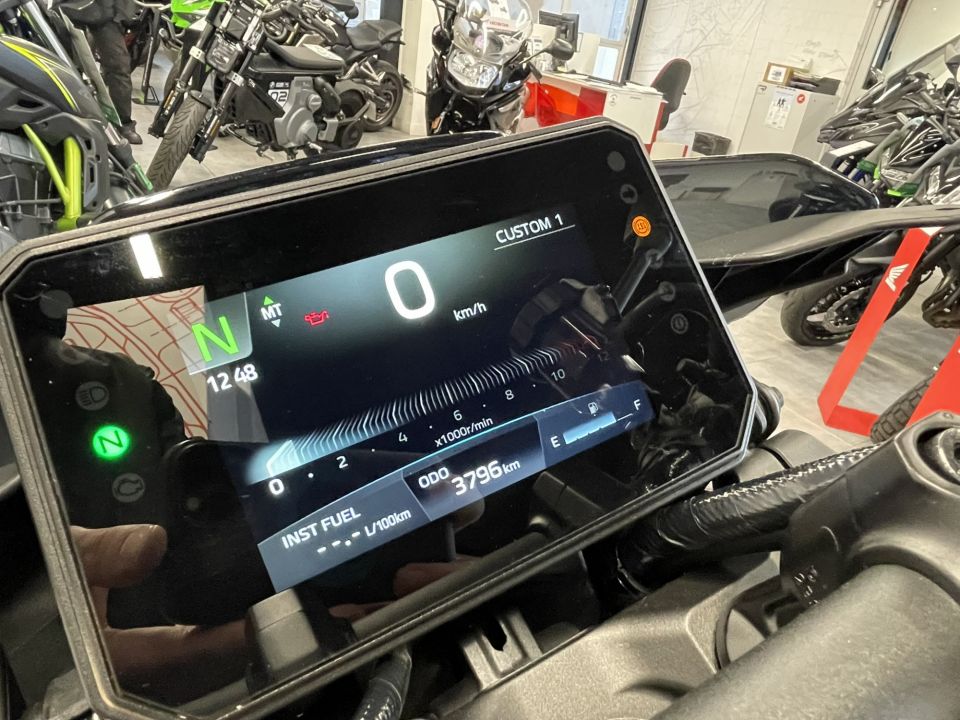 YAMAHA MT-09  Y-AMT 4